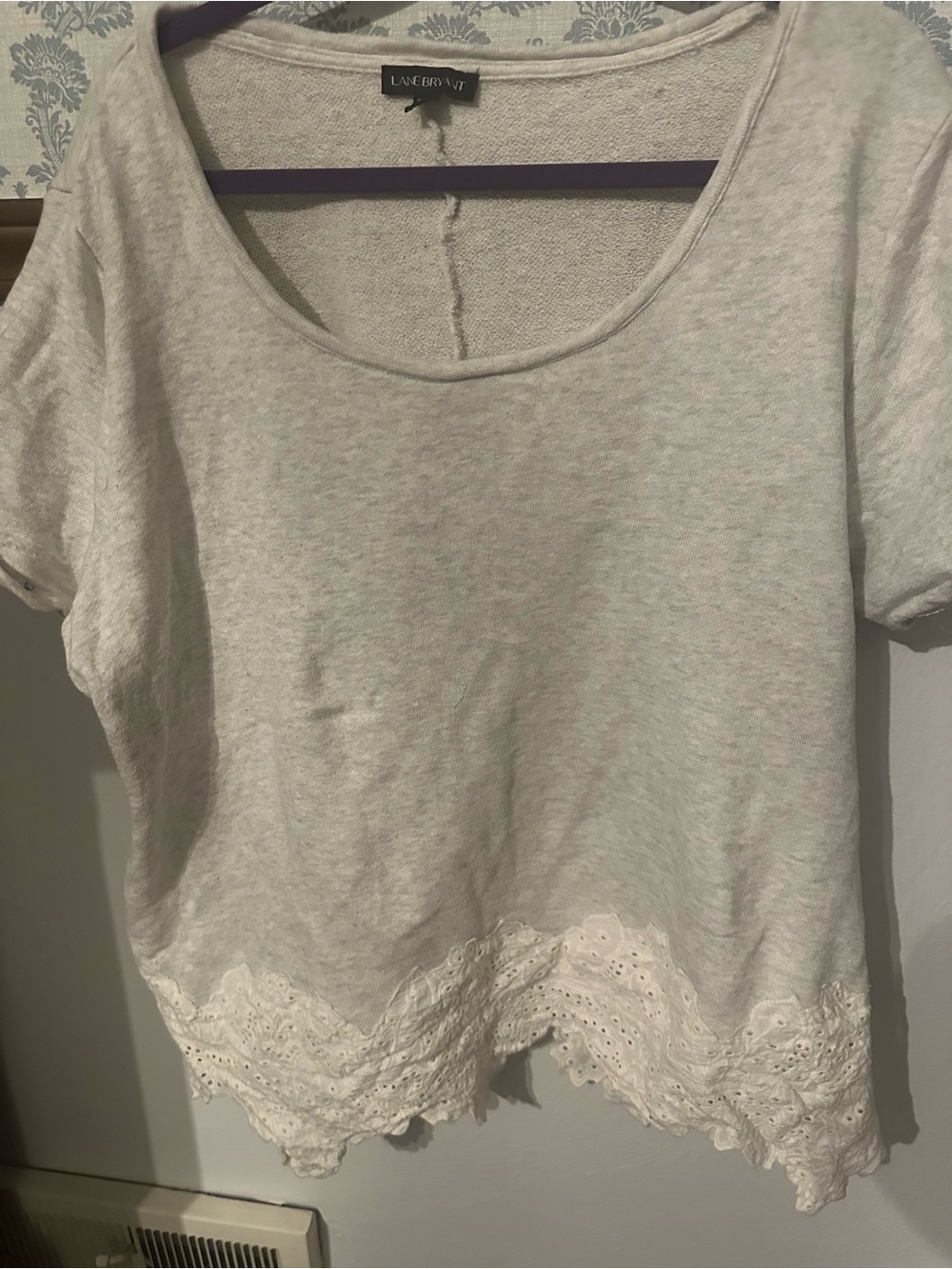 Lane Bryant Heather Light Gray Short Sleeve Scoop Top with White Eyelet Hem